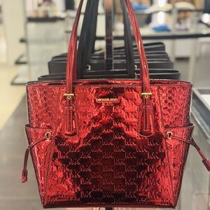 MICHAEL KORS VOYAGER WOMEN LARGE METALLIC LOGO DEBOSSED TOTE SHOULDER MK BAG